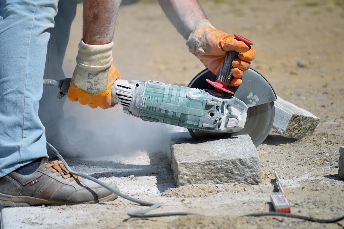 Handyman vs. Contractor: Which One Do You Need for Your Suffolk Home Project?